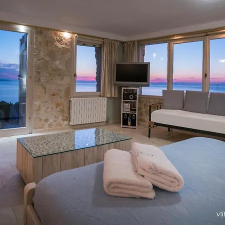 Villa Blue Caves - Exceptional With Private Pools Direct Access To The Sea Korithion