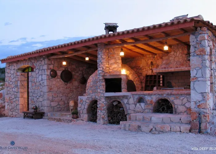 Blue Caves - Exceptional With Private Pools Direct Access To The Sea Коритион