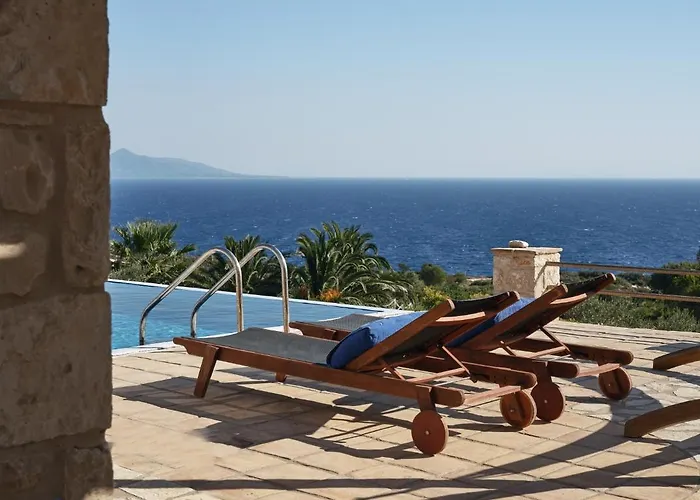 Вилла Blue Caves - Exceptional With Private Pools Direct Access To The Sea Коритион