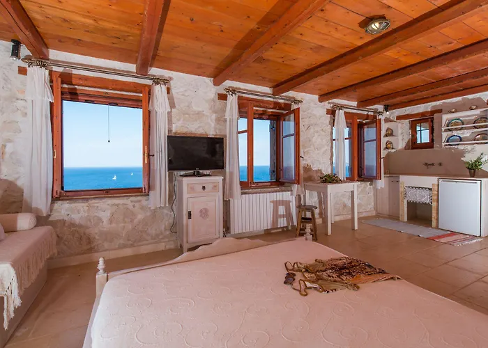 Blue Caves - Exceptional With Private Pools Direct Access To The Sea Коритион