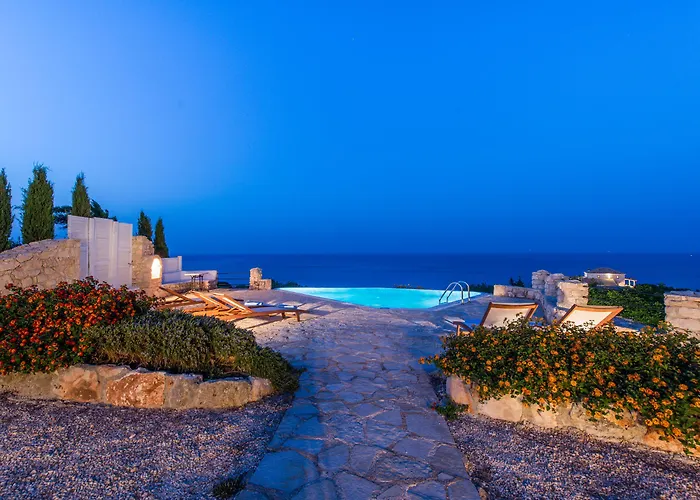 Вилла Blue Caves - Exceptional With Private Pools Direct Access To The Sea Коритион