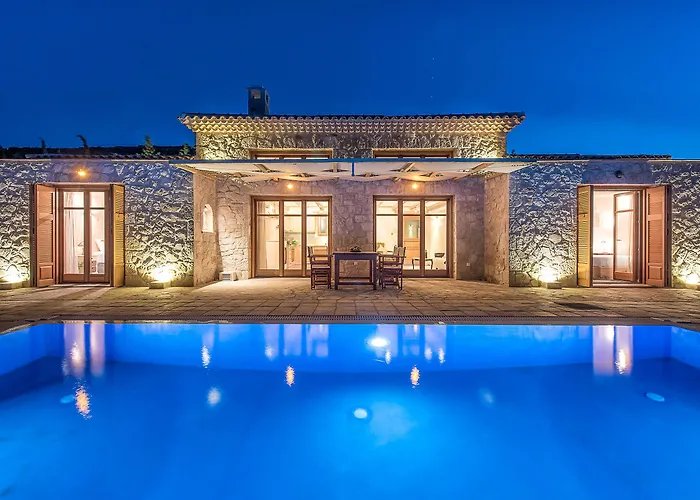 Blue Caves - Exceptional With Private Pools Direct Access To The Sea Коритион